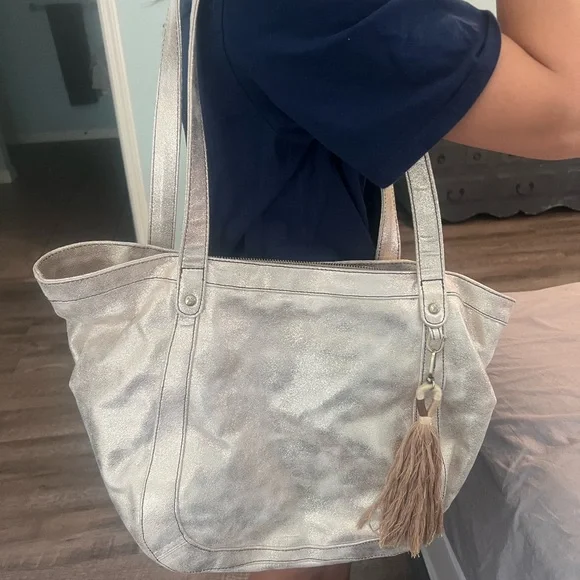 Gold Hobo International bag - Picture 3 of 8